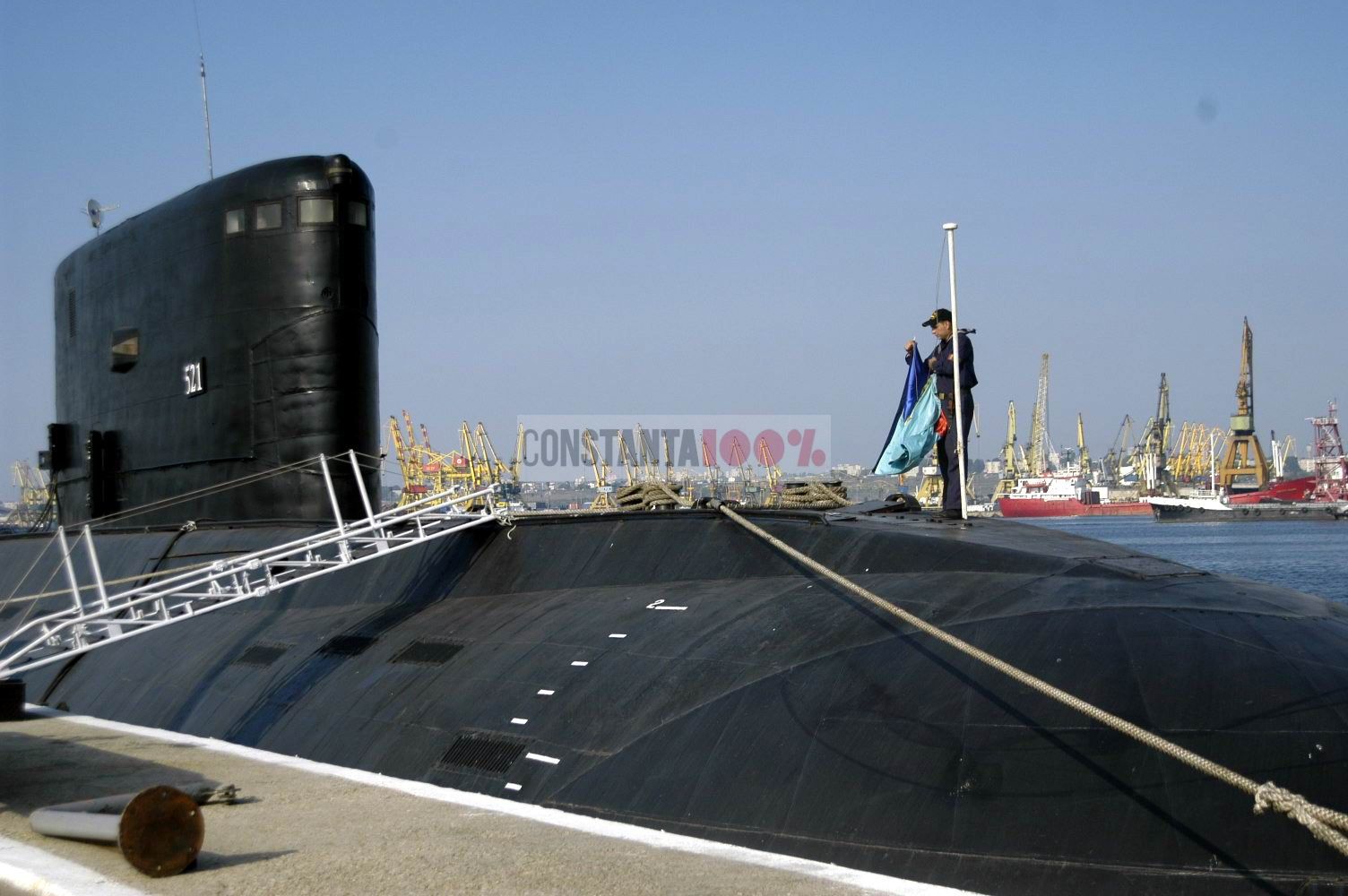 Ministrul Apărării: România ar trebui să cumpere submarine pentru că Marea Neagră „este plină de rechini”