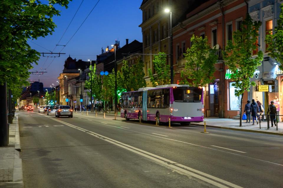 Primăria Cluj: 45 milioane euro din fonduri europene numai pentru transport electric și mai vrea 100. Primăria Constanța: 0 lei din fonduri europene, din 2014 până acum