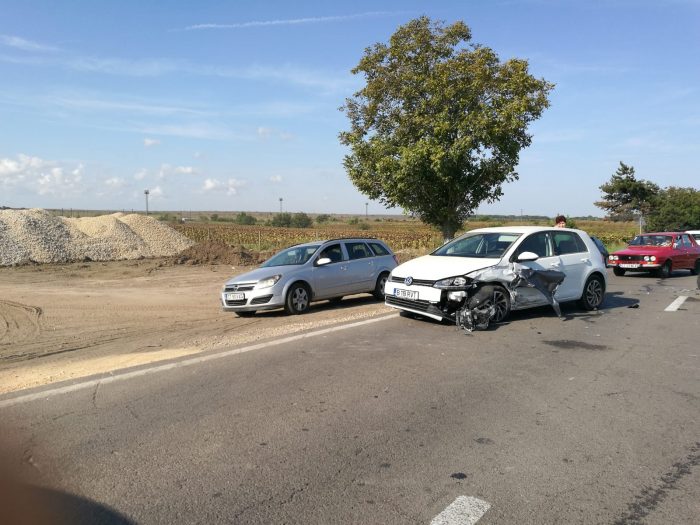 Accident cu trei mașini între Constanța și Valu lui Traian