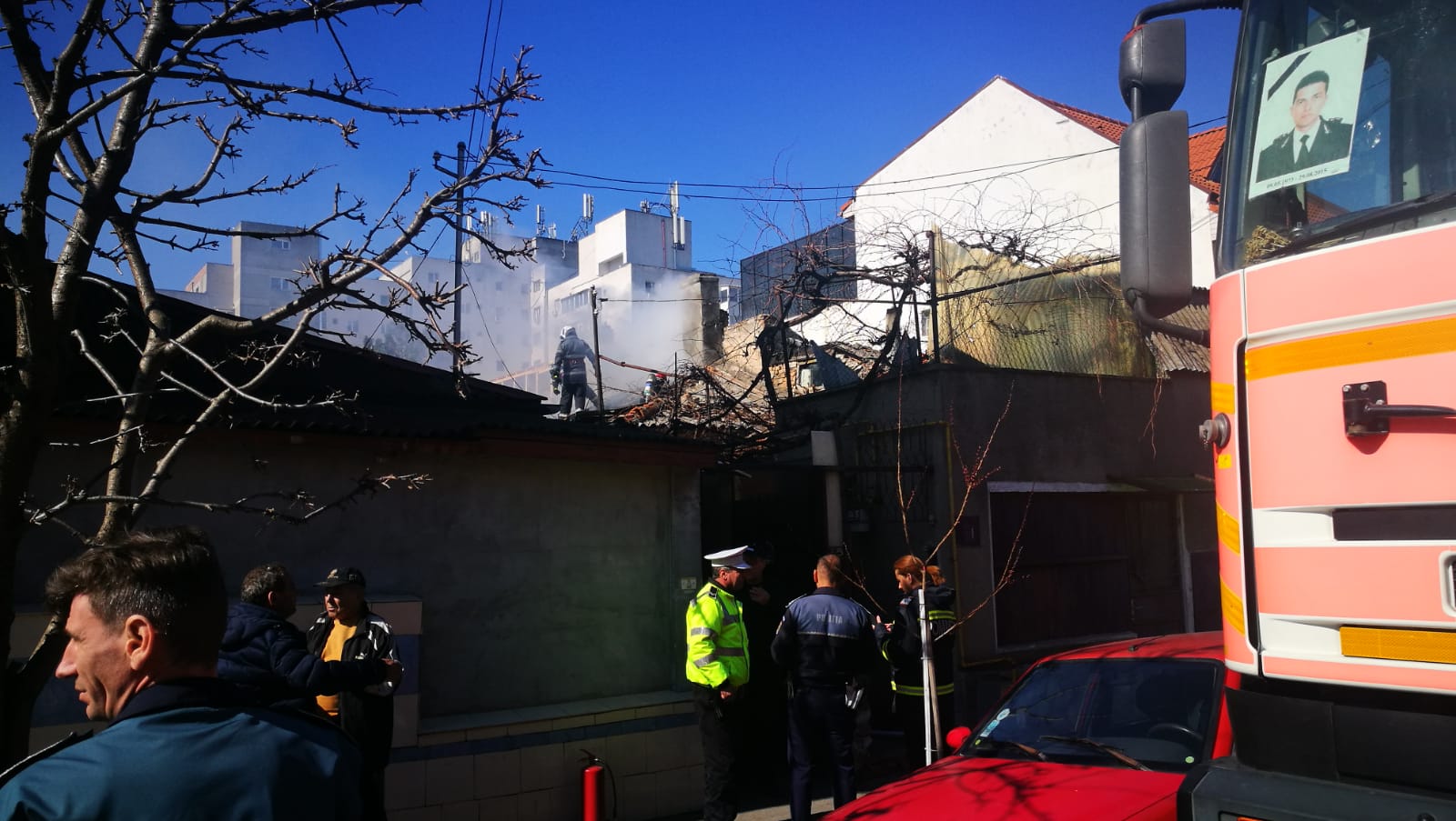 Incendiu în Constanța, bătrână cu arsuri transportată la spital