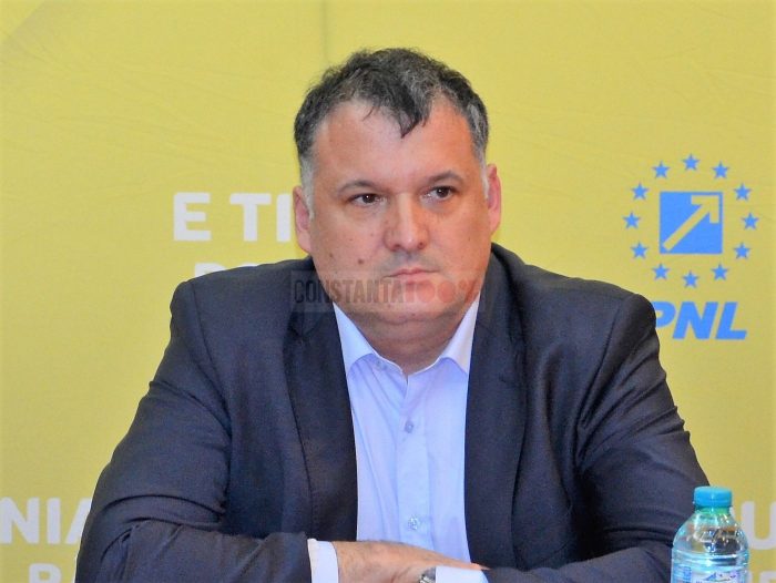 Bogdan Huțucă îi recomandă lui Decebal Făgădău „să nu mai aștepte rușinea înfrângerii la alegerile de anul viitor”