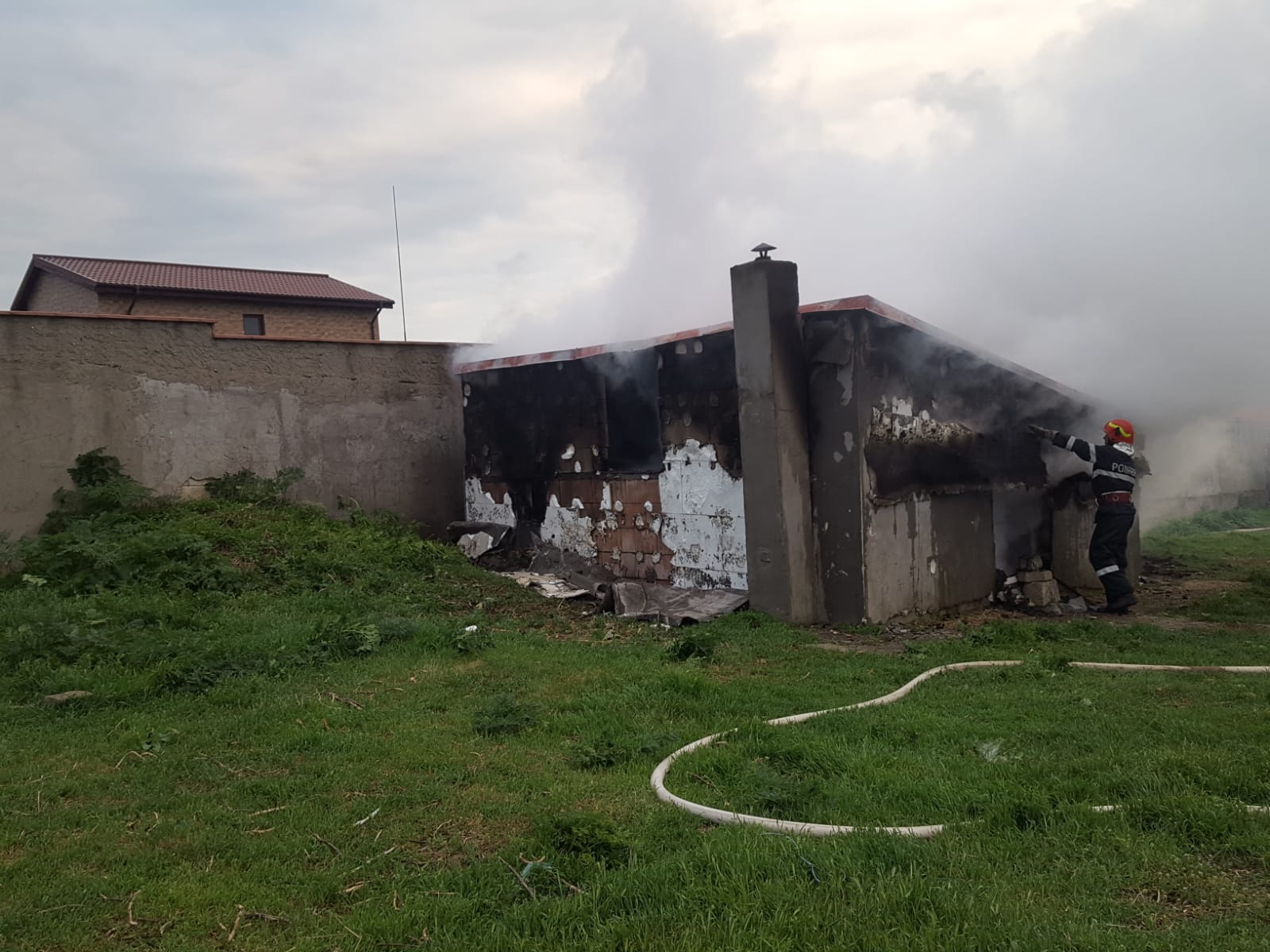 Incendiu la o casă din localitatea Poiana