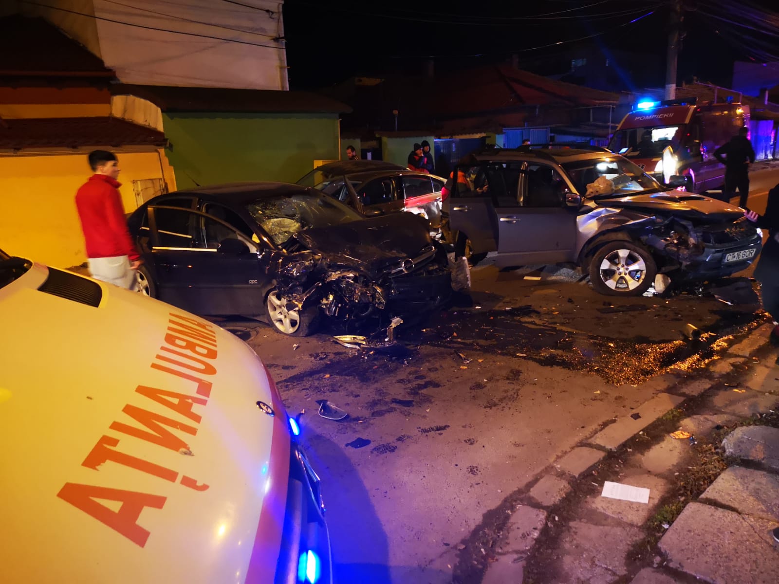 FOTO Accident cu 5 victime de sex feminin pe strada Baba Novac