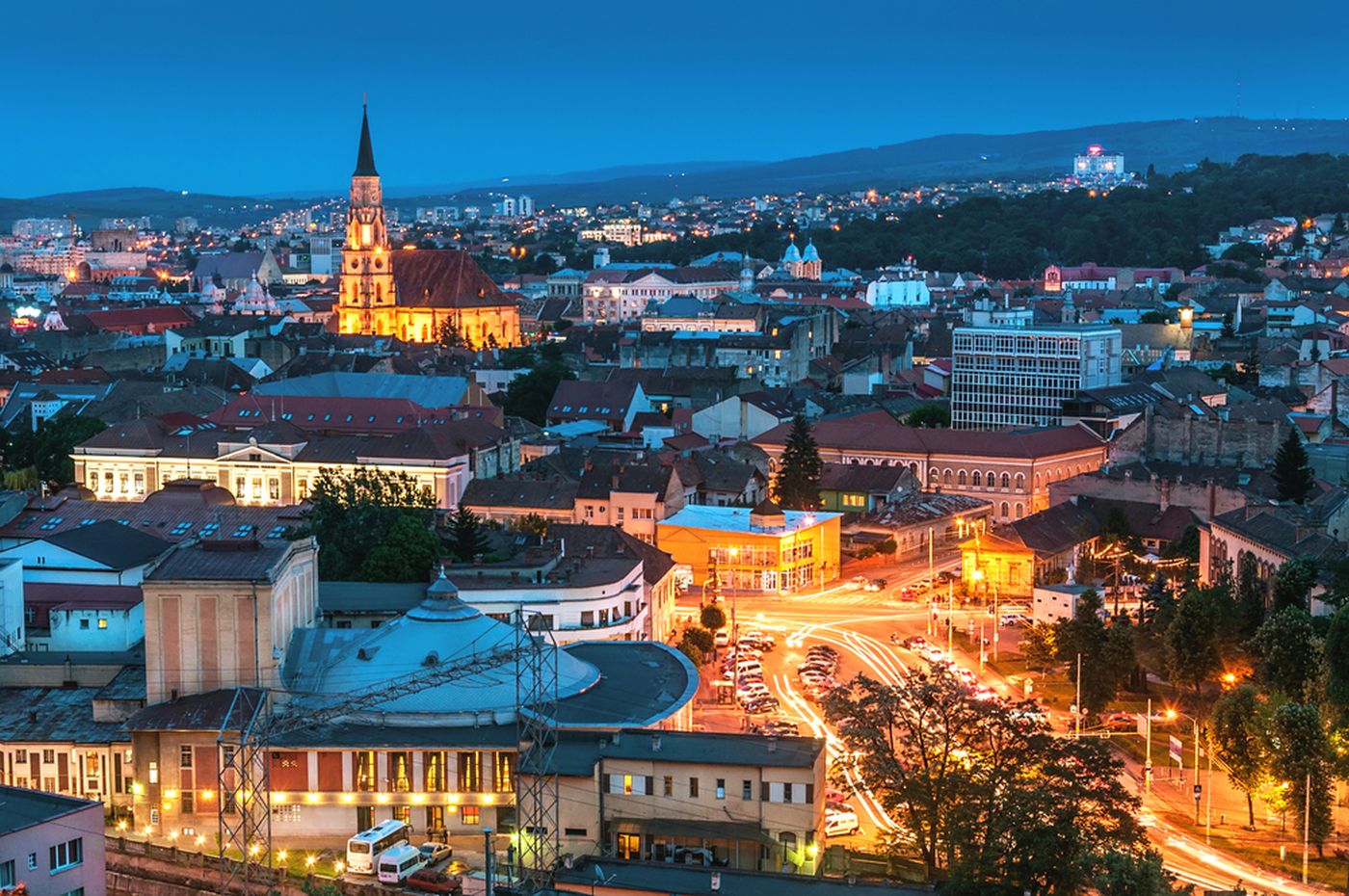Primăria Cluj-Napoca a lansat o licitaţie de până la 1,43 miliarde de lei pentru lucrări de construcții, adică de două ori cât tot bugetul Constanței