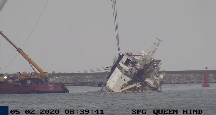 UPDATE Vântul afectează lucrările la nava eșuată în Portul Midia