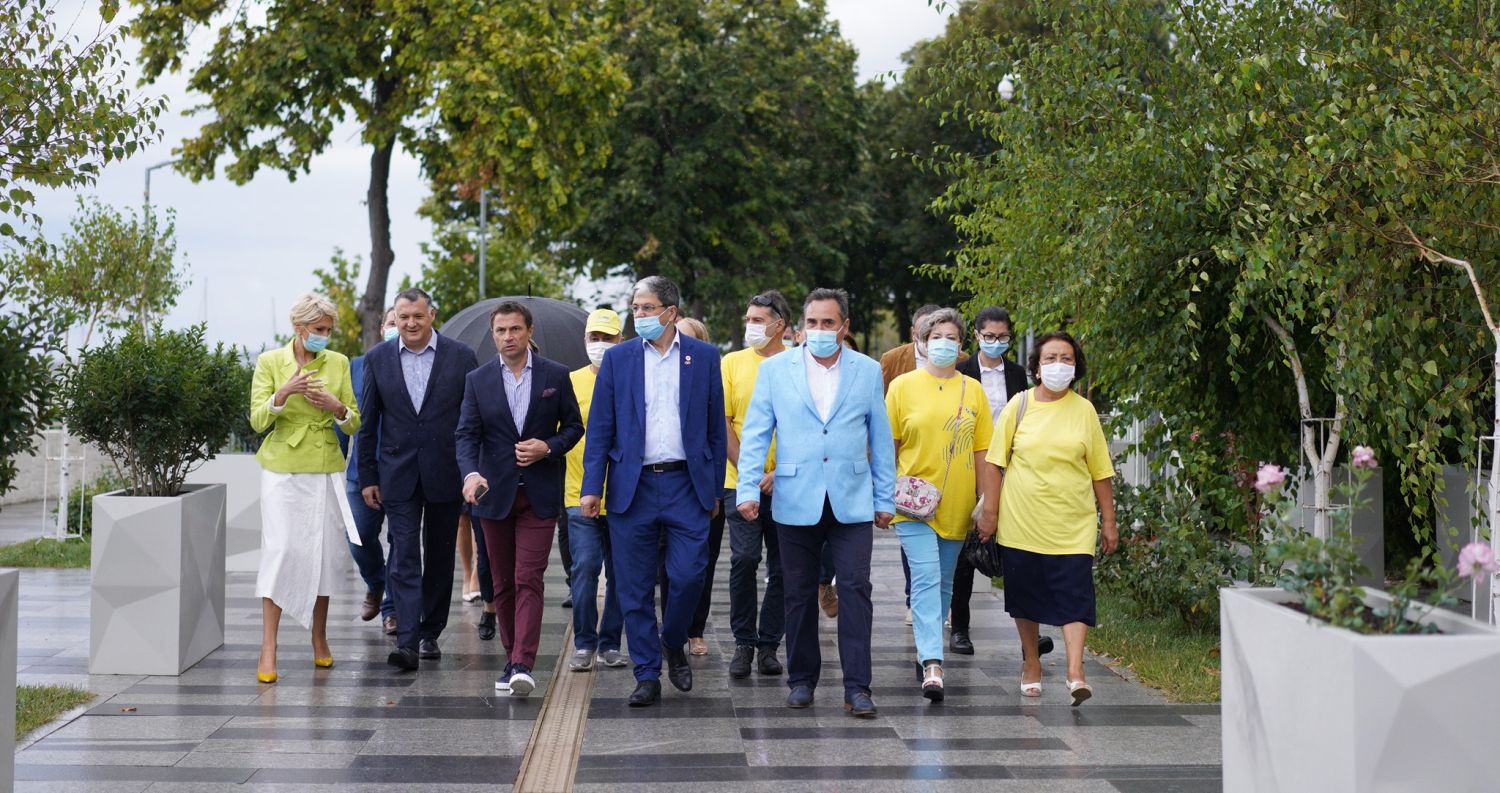 Dobrogea TV: Povestea sacoului albastru purtat de Mihai Lupu în campanie