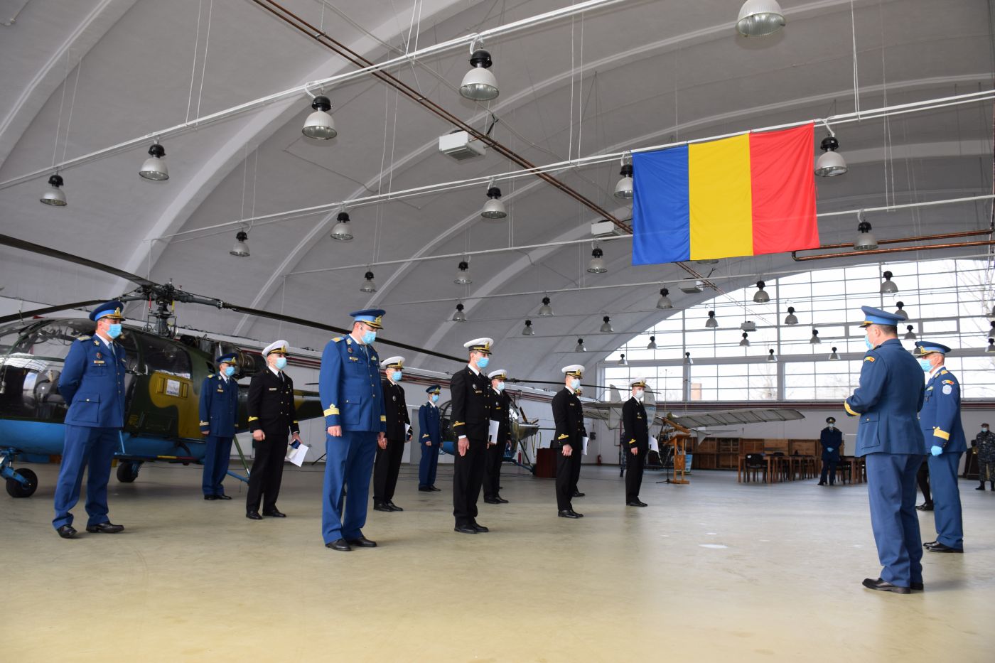 TOP GUN de România. Aviația navală și-a mărit echipajul cu șapte piloți FOTO