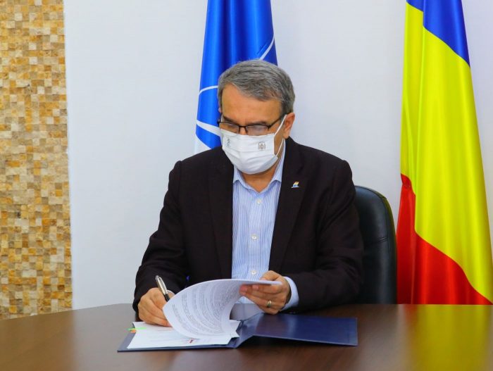 Primarul municipiului Constanța, Vergil Chițac, a semnat Declarația de la Paris, angajând astfel municipiul Constanța în procesul global de reducere a emisiilor de gaze cu efect de seră.