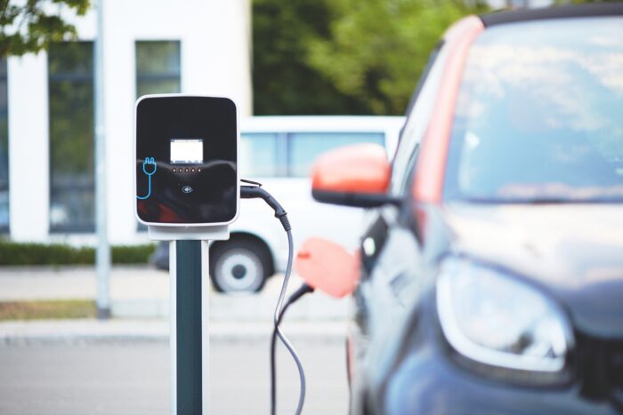 România are cele mai puține stații de încărcare pentru mașini electrice pe cap de locuitor din Europa
