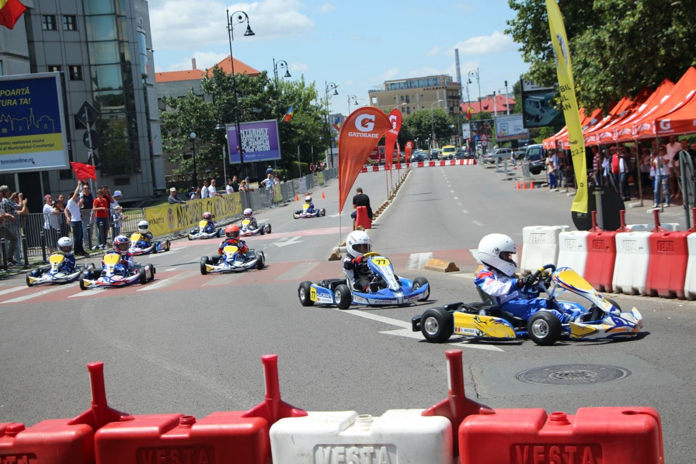 Circulația și parcarea în centrul Constanței, interzise din cauza unei competiții la care participă 34 de minori