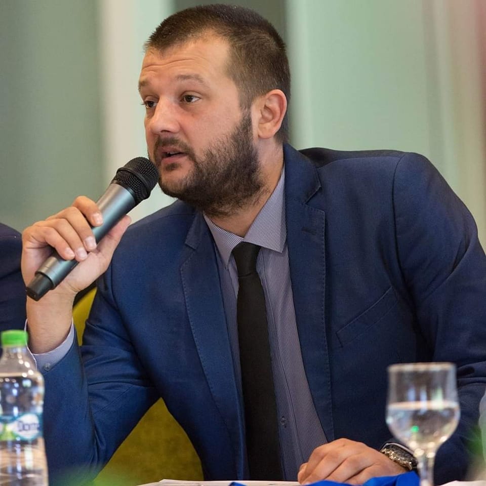 Bogdan Bola întoarce spatele PNL, partidul care l-a făcut director și parlamentar