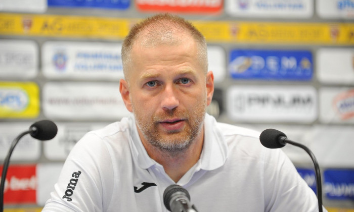 Edwrad Iordănescu, 43 de ani, a fost numit, marţi, în funcţia de selecţioner al echipei naţionale a României, pentru următoarele două campanii, Liga Naţiunilor şi preliminariile Campionatului European din 2024.