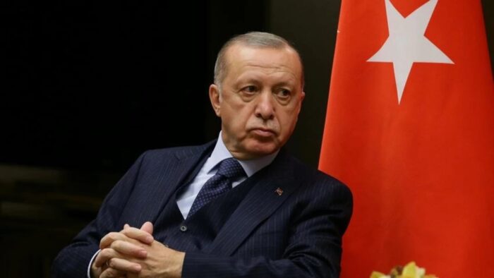 Președintele Turciei, Recep Erdogan, pune la masa negocierilor Ucraina și Rusia și speră la un „armistițiu permanent”
