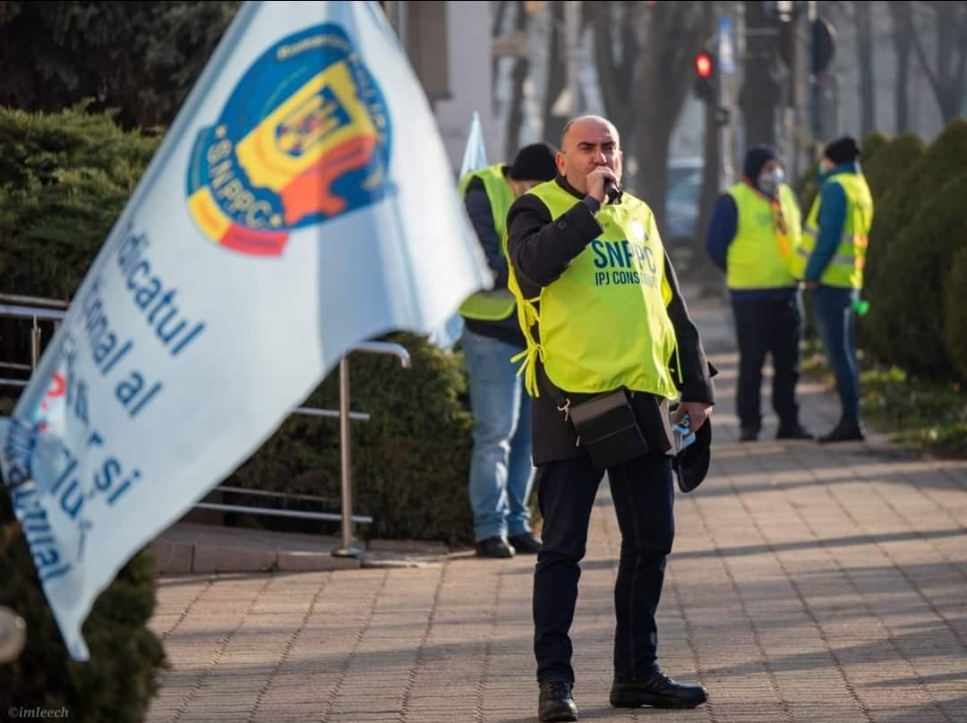Polițiștii și militarii se pregătesc de prima grevă din istoria recentă a României