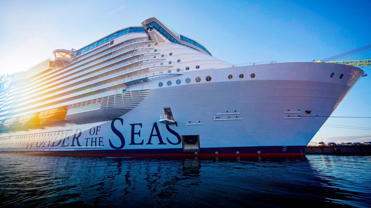 Wonder of the Seas, cea mai mare navă de croazieră din lume, este gata să-și primească primii pasageri. De ce nu va ajunge niciodată în Portul Constanța FOTO