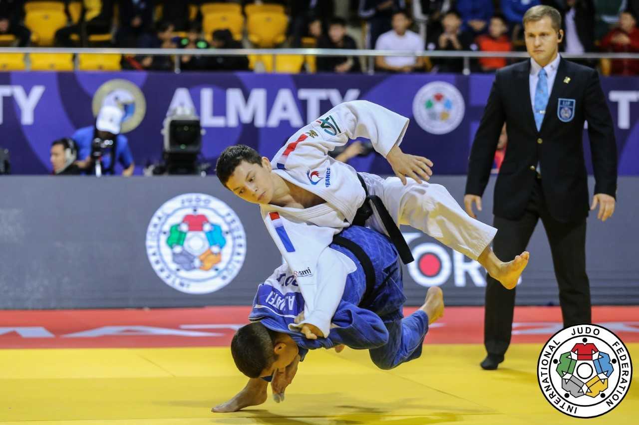 Un student din Constanța, medaliat cu aur la Campionatul Național Universitar de Judo