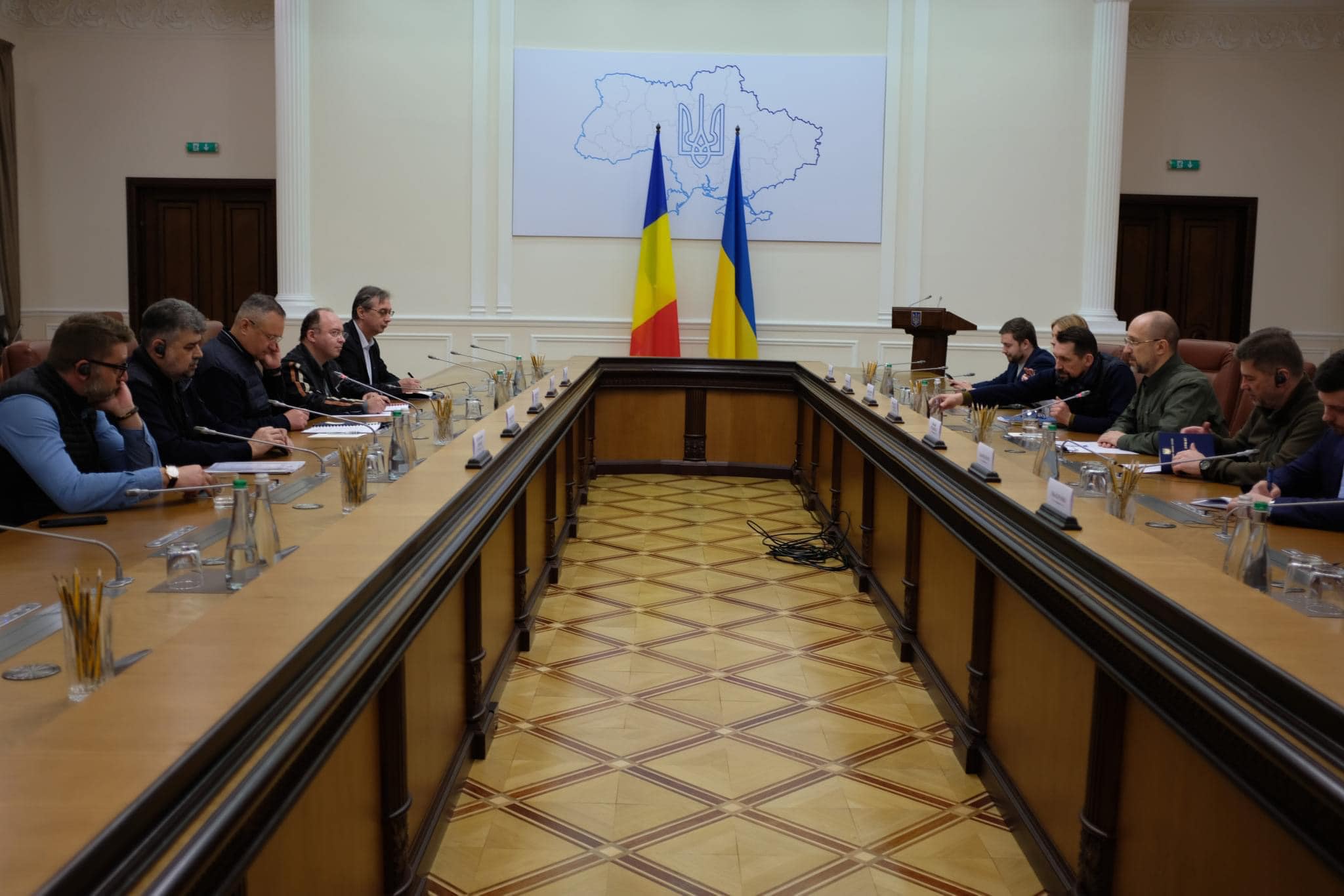Marian Crușoveanu: „Vizita fulger a primului-ministru al României în Ucraina este un semnal puternic de solidaritate și de susținere a rezistenței poporului ucrainean în fața agresiunii Rusiei”