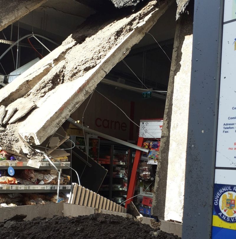 Tavanul unui magazin Profi din județul Cluj s-a prăbușit