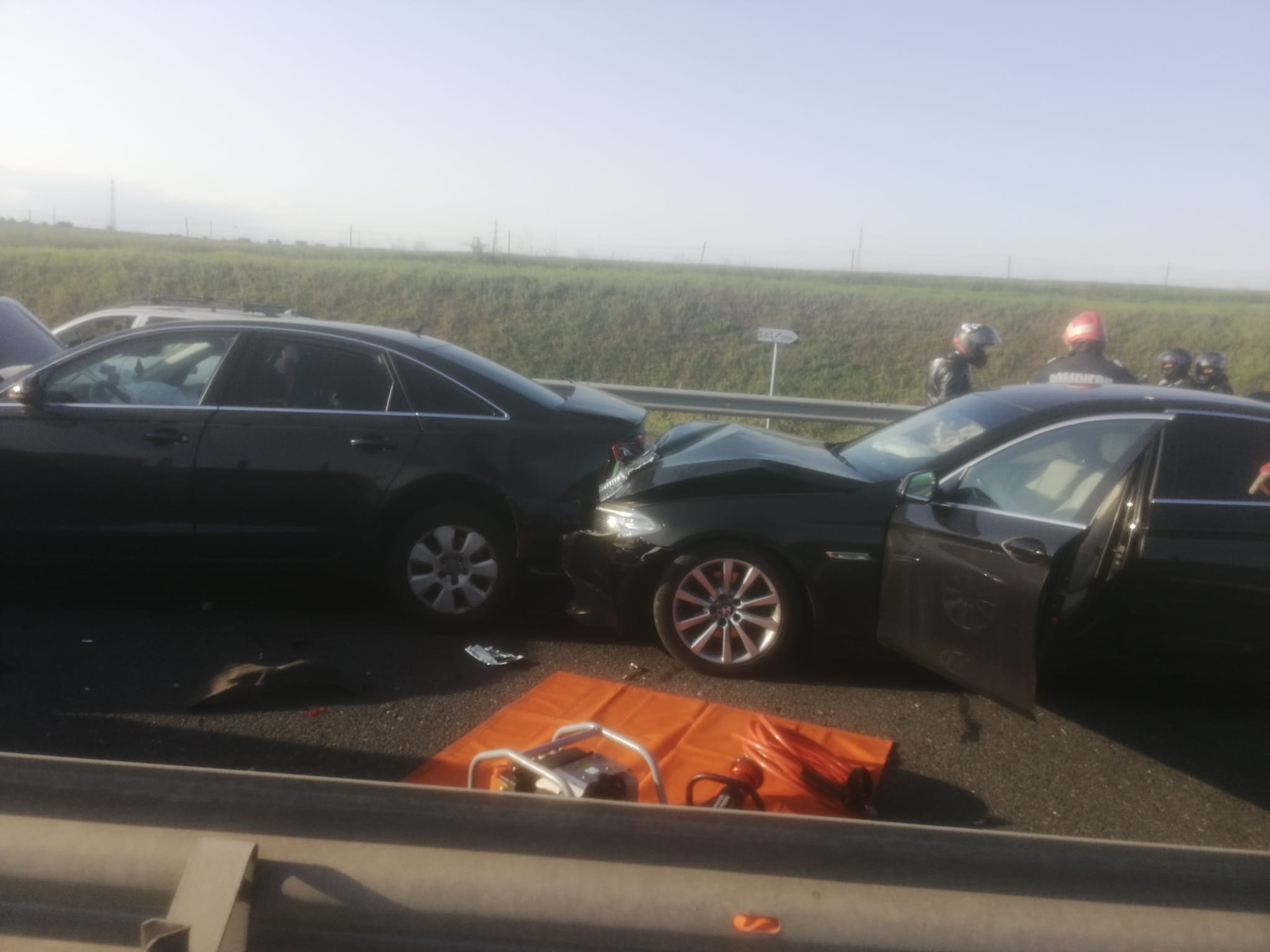 Patru mașini implicate într-un accident pe A2