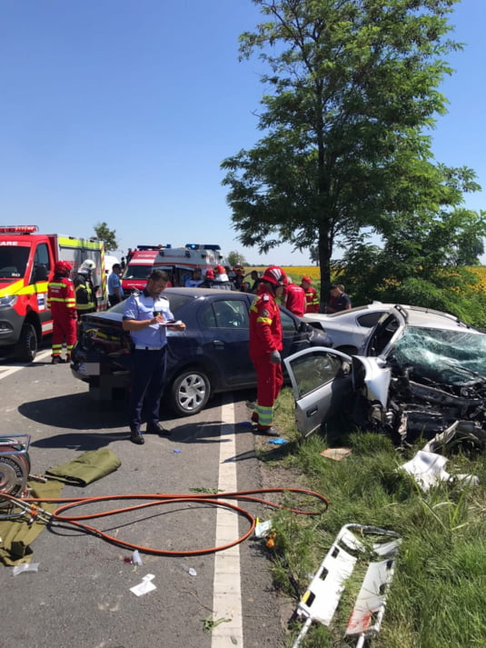 Tragedie pe drumul european E85. Patru persoane au murit, cinci au fost rănite