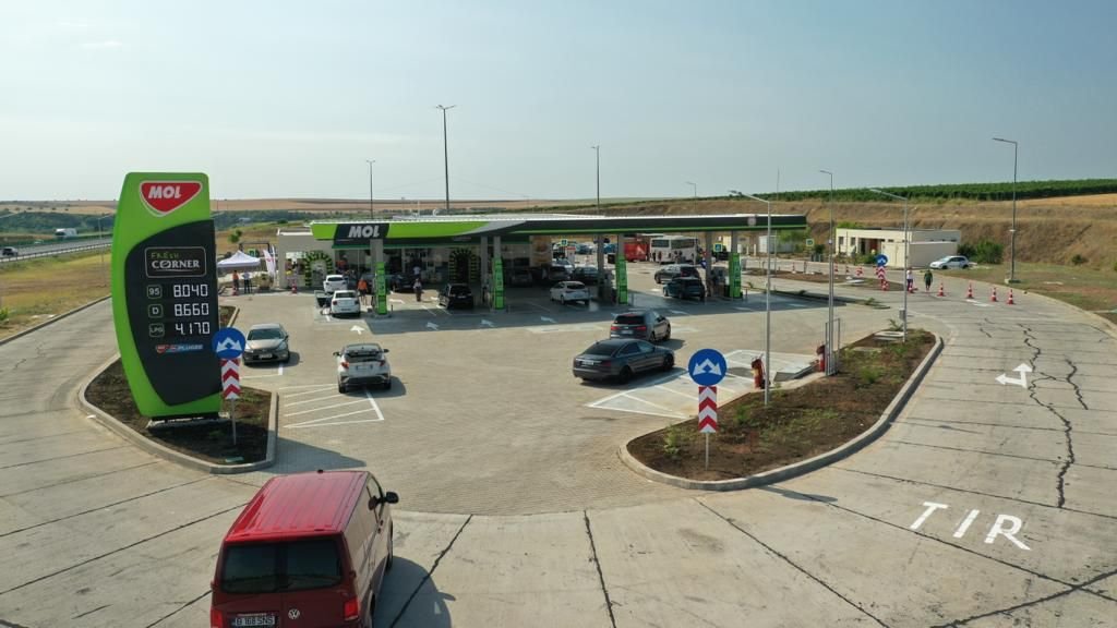 Spații de servicii moderne pe Autostrada Constanța – București, în dreptul localității Murfatlar