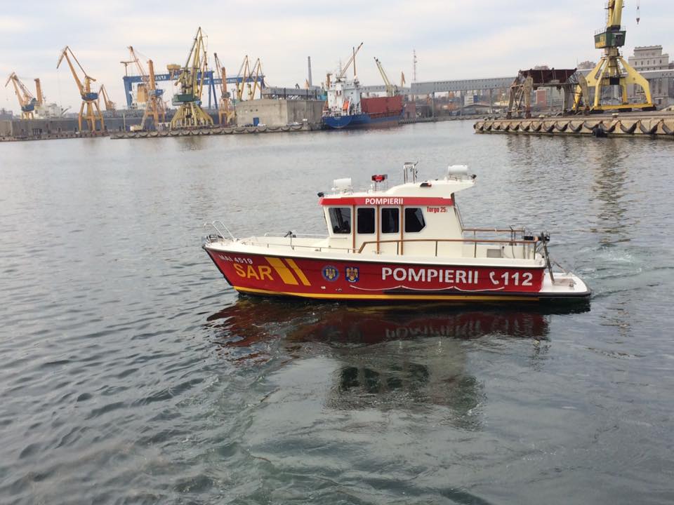 Scafandrii caută un tânăr care a intrat ieri în Marea Neagră și nu a mai ieșit