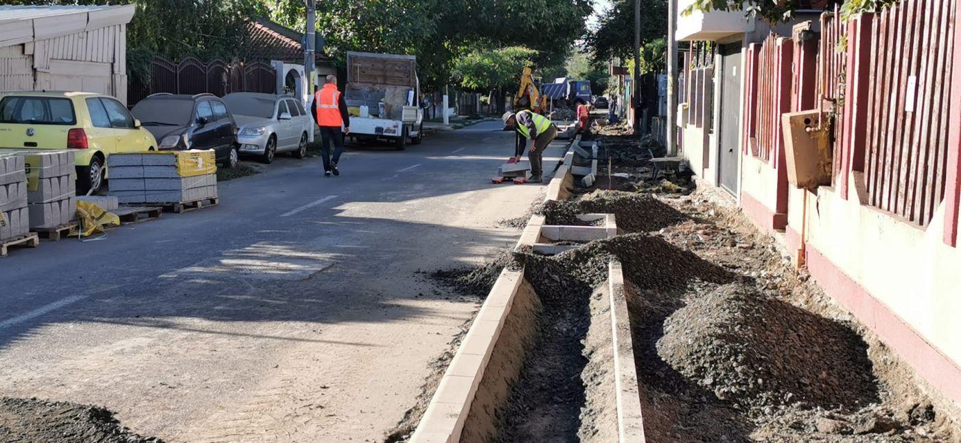 Primăria Constanța reabilitează trotuare și montează pavele în Km. 4-5